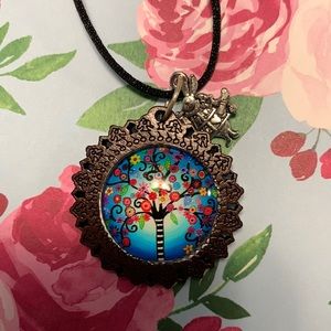 Colorful pendant necklace